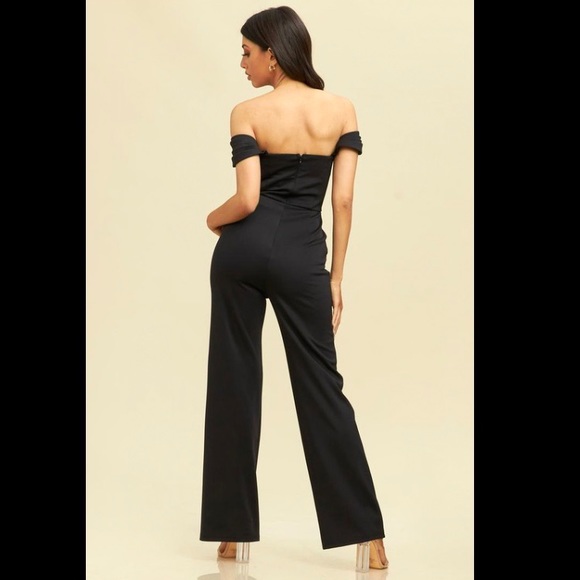 BLACK DRAPED JUMPSUIT ✨ - Picture 2 of 2